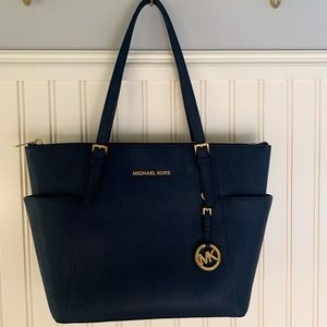 Michael Kors Jet Set Leather Tote